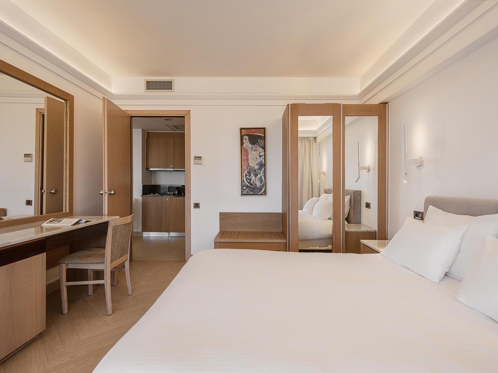 Porto Platanias Beach Resort & Spa Exterior photo